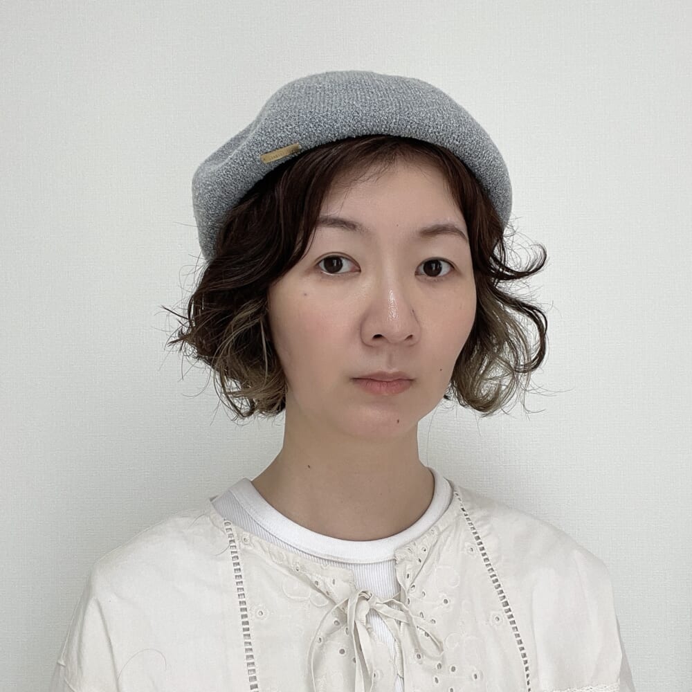 30代前髪なし　パーマ　ショートボブ　インナーカラー