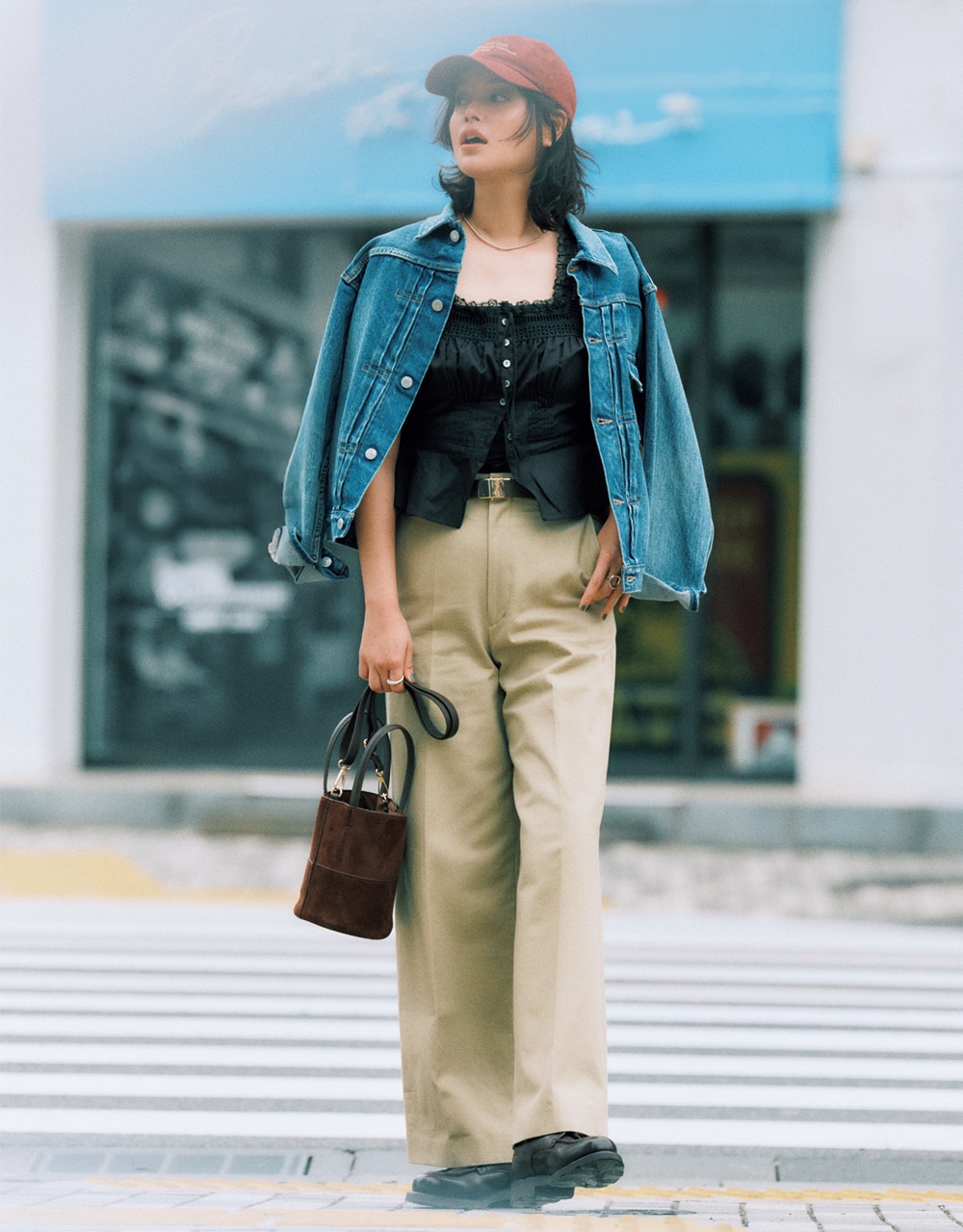 岸本セシルさん レースビスチェコーデ