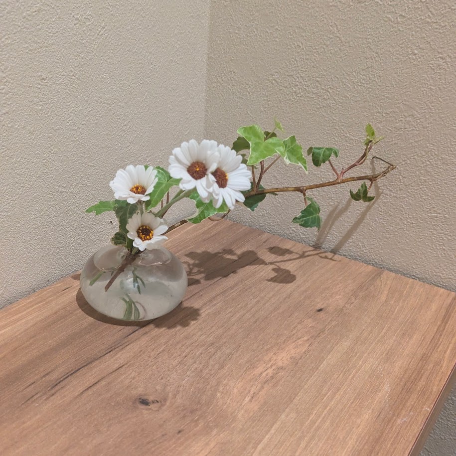 庭の花　飾る　コポ