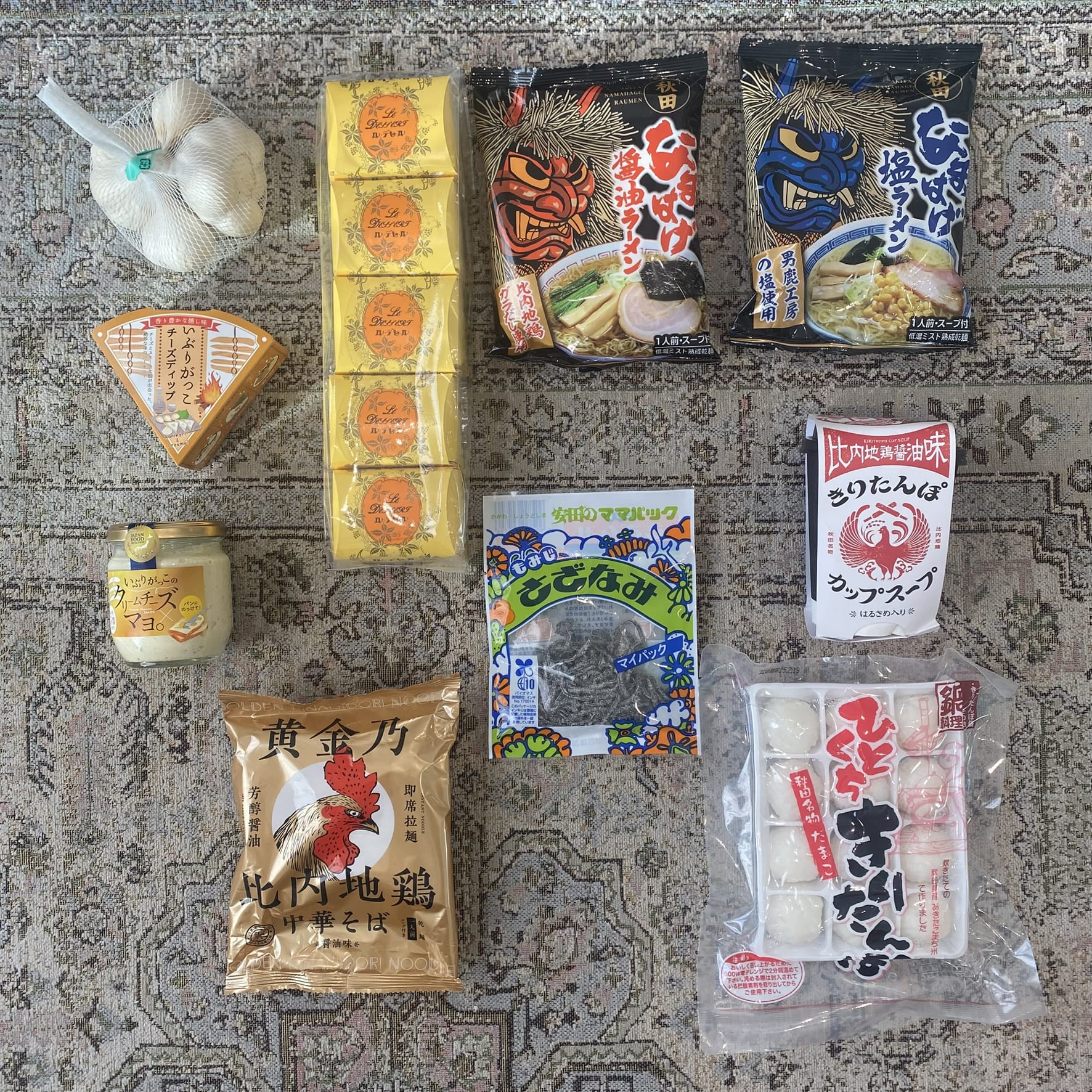 スーパー「イトク」購入品１　なまはげラーメン、ひとくちきりたんぽ、青森県産ニンニクなど