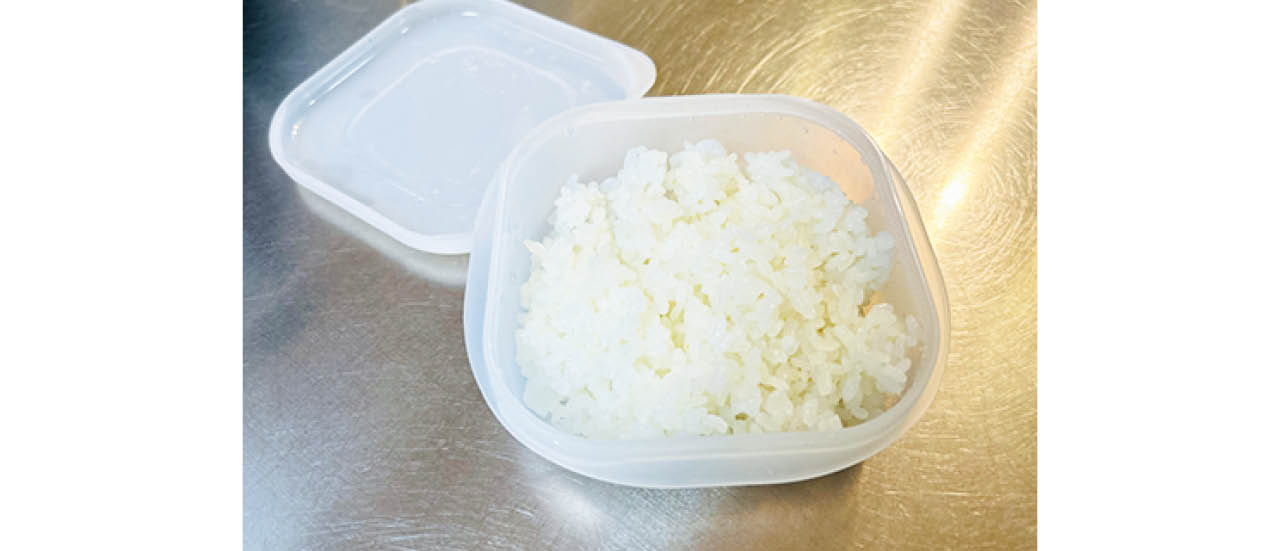 No.071 くまおさん（「極 冷凍ごはん容器」）