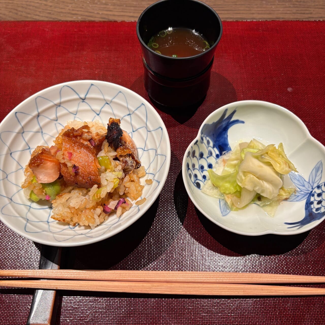 ふふ熱海　鱒　釜炊きごはん