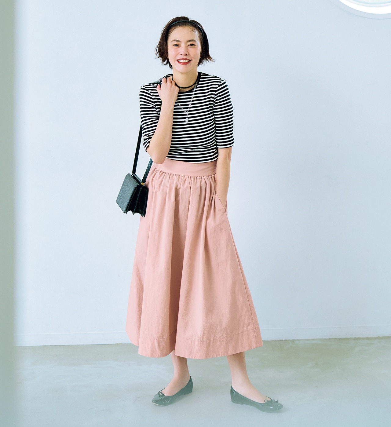 明日なに着る04232026のコーデ　モデル／浅見れいな