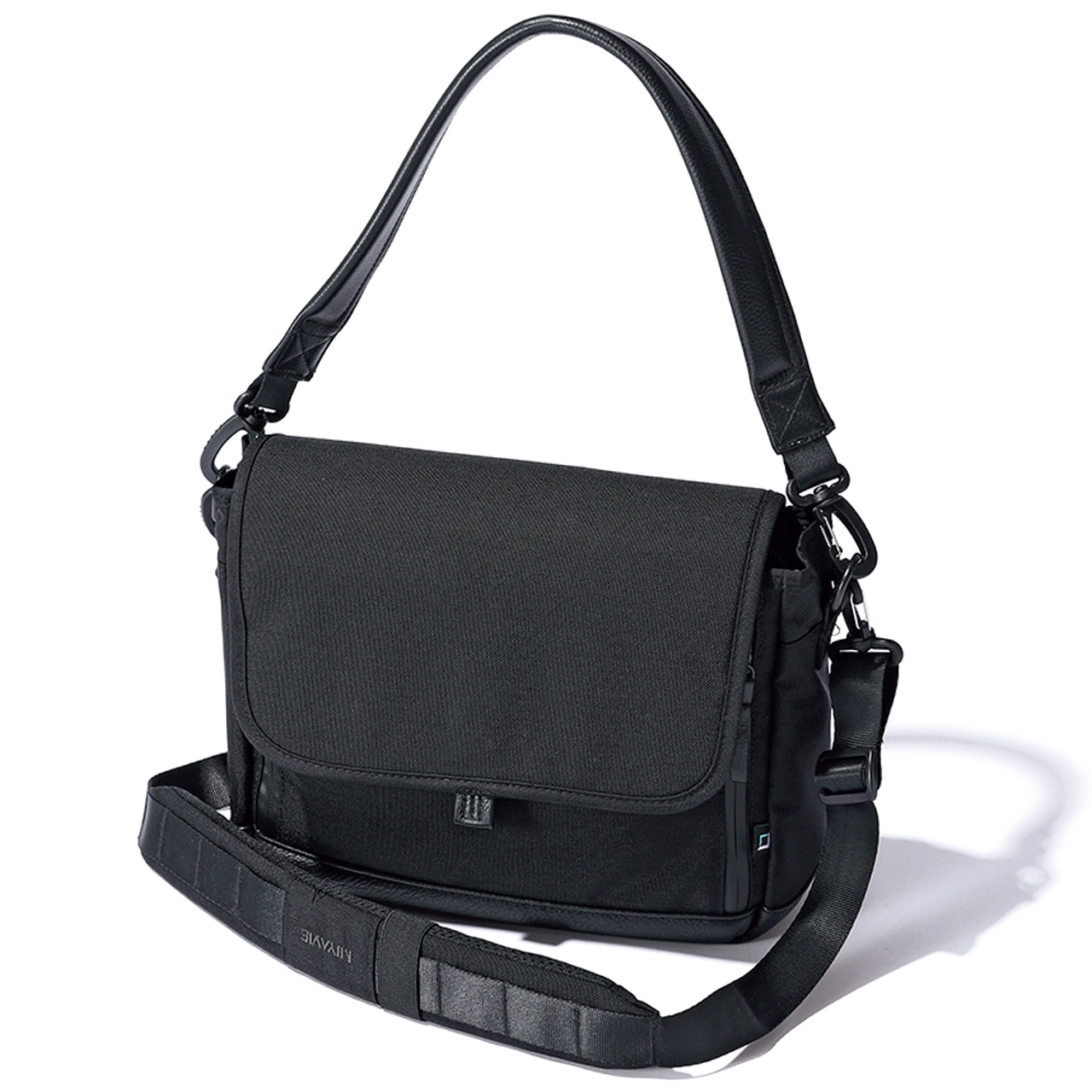 【WHITEAGE（ホワイタージュ）】のシンプルボディバッグ