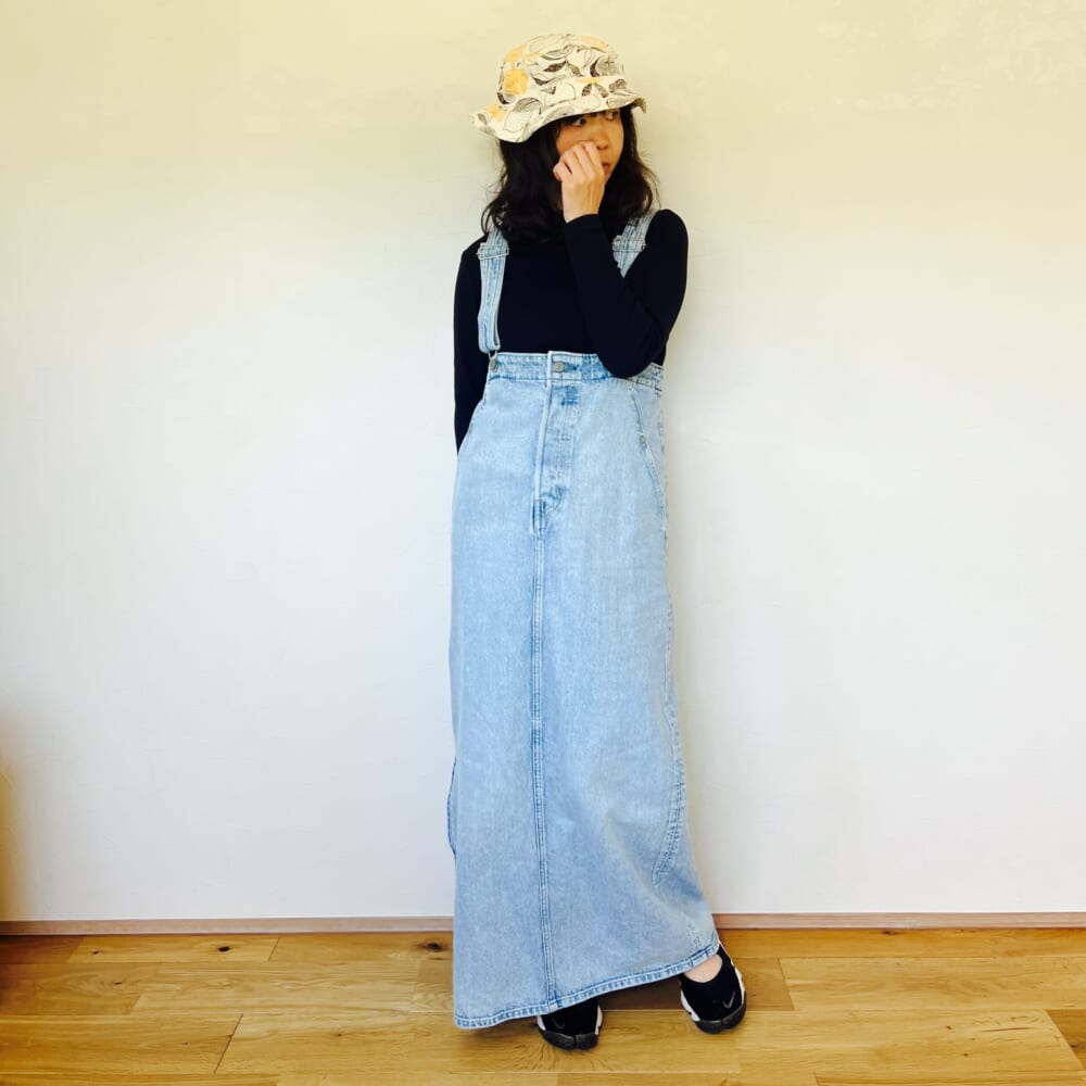 EDWIN×ETRETOKYO COREデニムハイライズサススカート
NIKE　ウィメンズエアリフトブリーズ