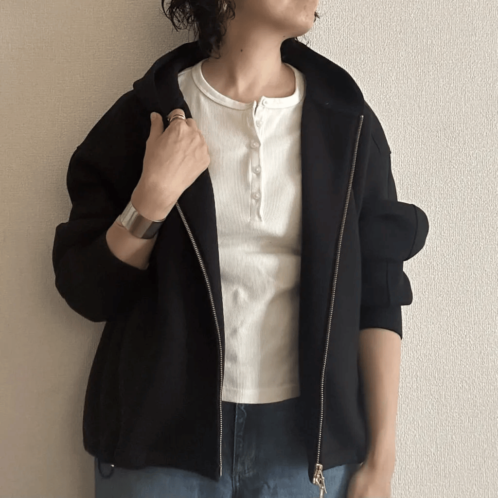 ユニクロ「リブヘンリーネックT/長袖」のコーデ　なっちんさん１