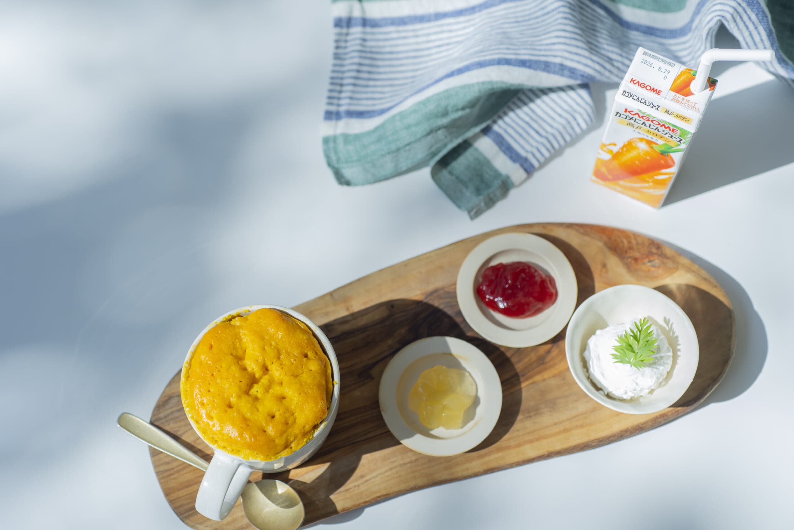 カゴメにんじんジュース高β-カロテンを使用したキャロットケーキ