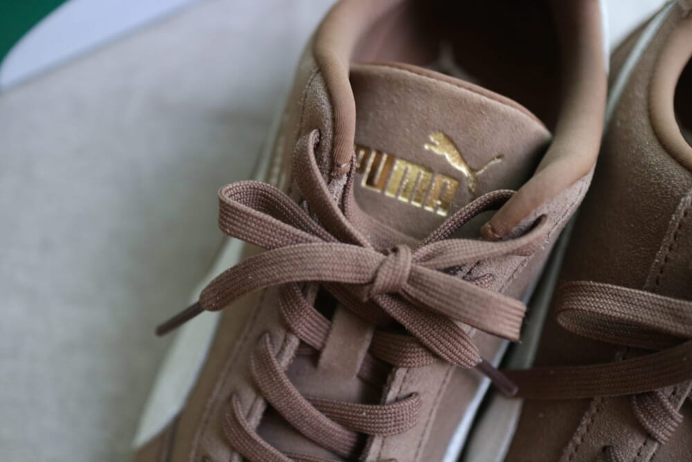 PUMA スニーカー