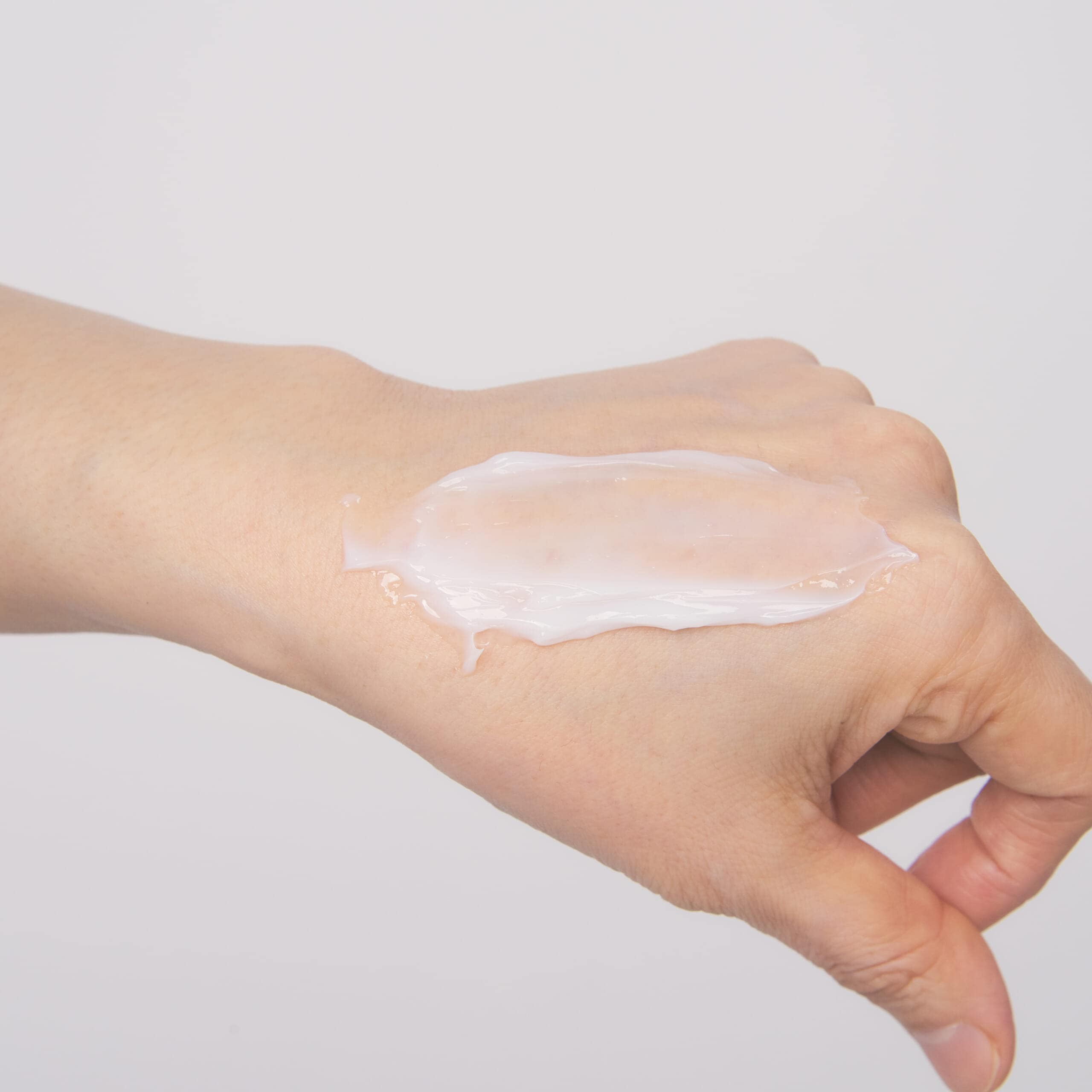 クリームオイルクレンズを手にのばしたところ。