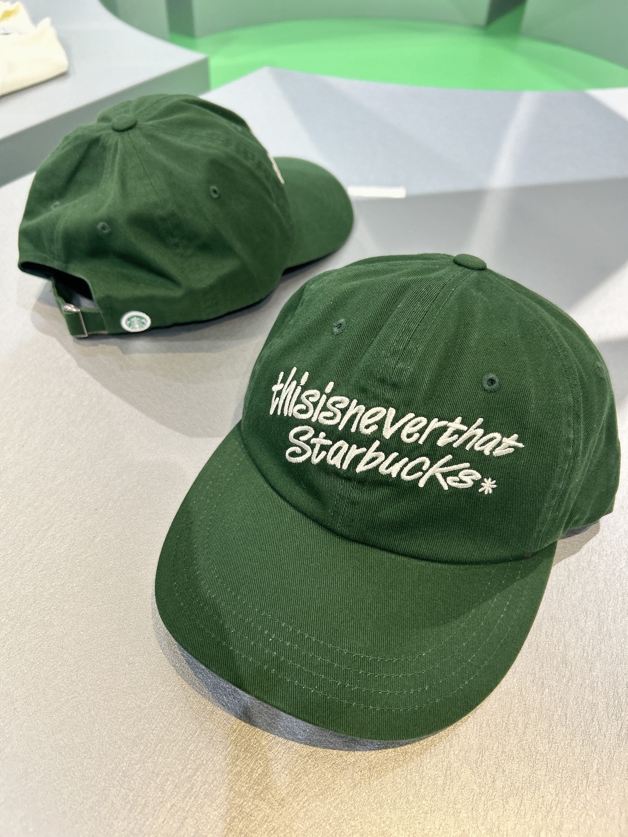 スターバックス thisisneverthat　キャップ　グリーン