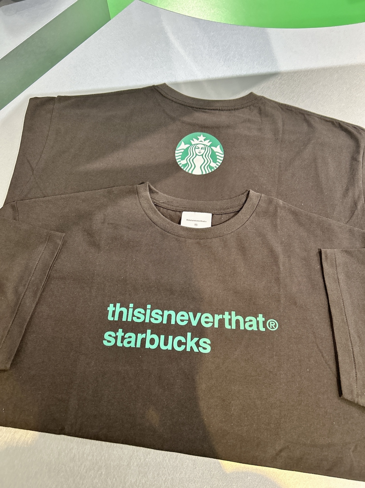 スターバックス thisisneverthat　Tシャツ