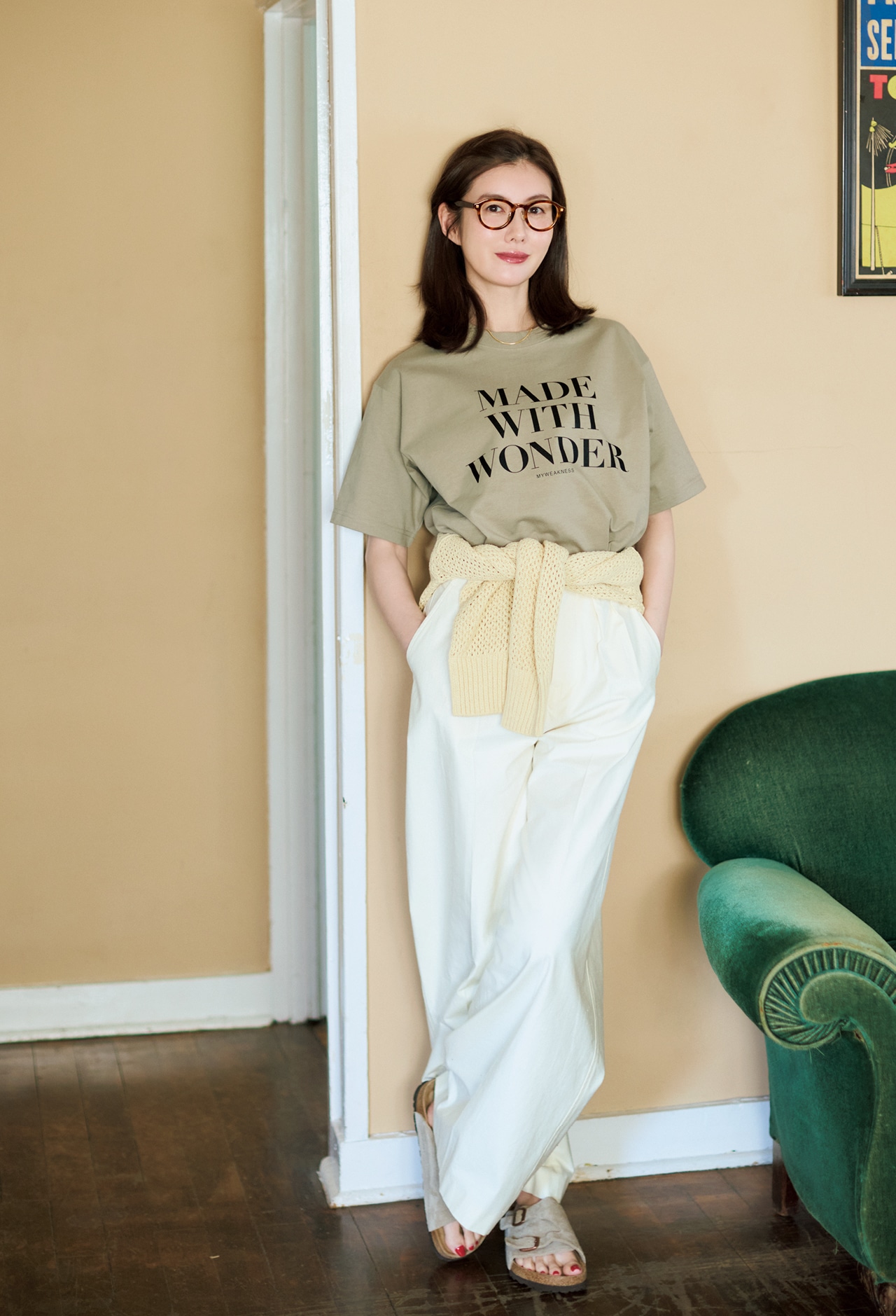 ともさかりえさんのMY WEAKNESS（マイ ウィークネス）M.W.W GLASSES（メガネ）のコーデ