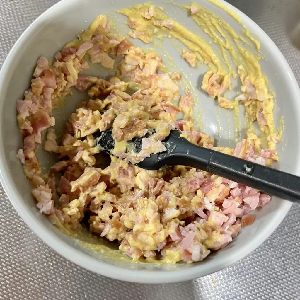 「新玉ねぎのベーコン蒸し」レシピ／ワタナベマキさん　制作途中