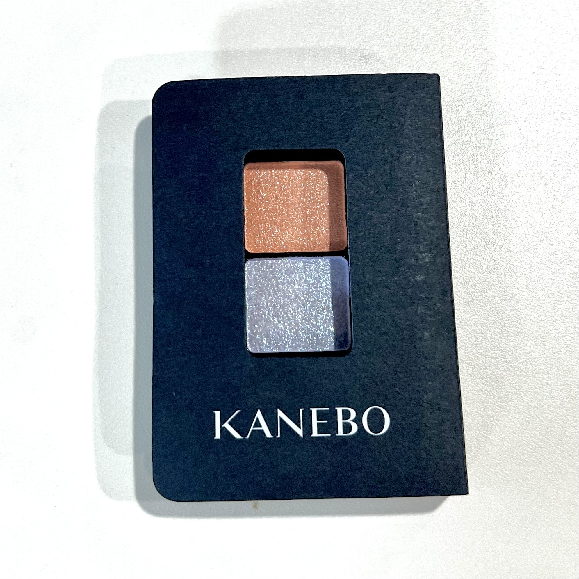 アイシャドウ　コスメ化粧品