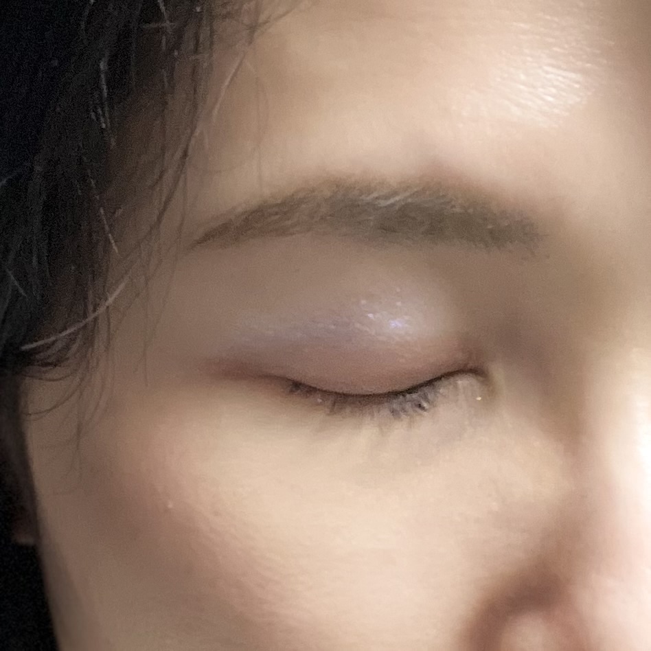 アイシャドウ　コスメ　化粧品