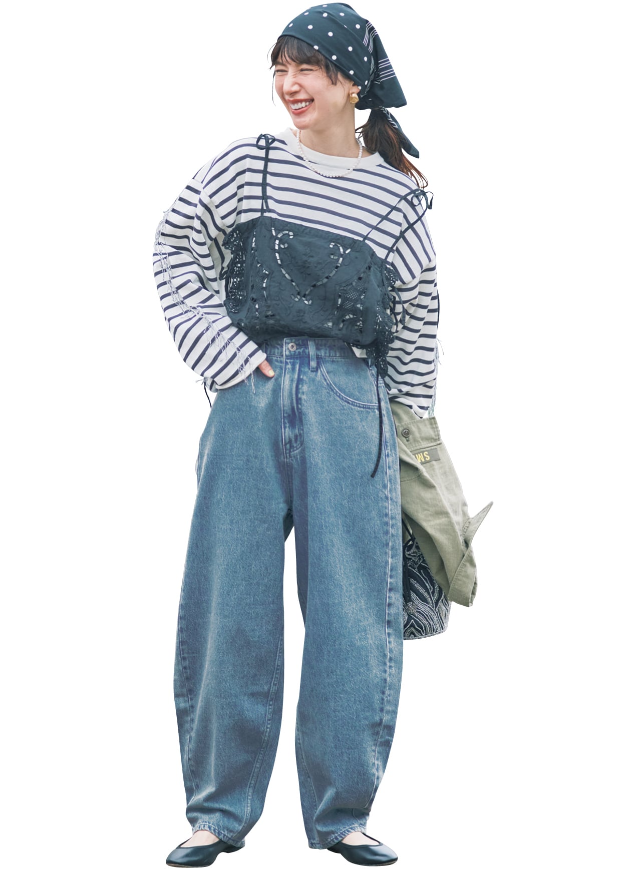 kazumiさんの12closet（トゥエルブクローゼット）【洗える】【kazumiさんコラボ】ライトオンスカーヴィーデニム サックスブルーのコーデ 前面