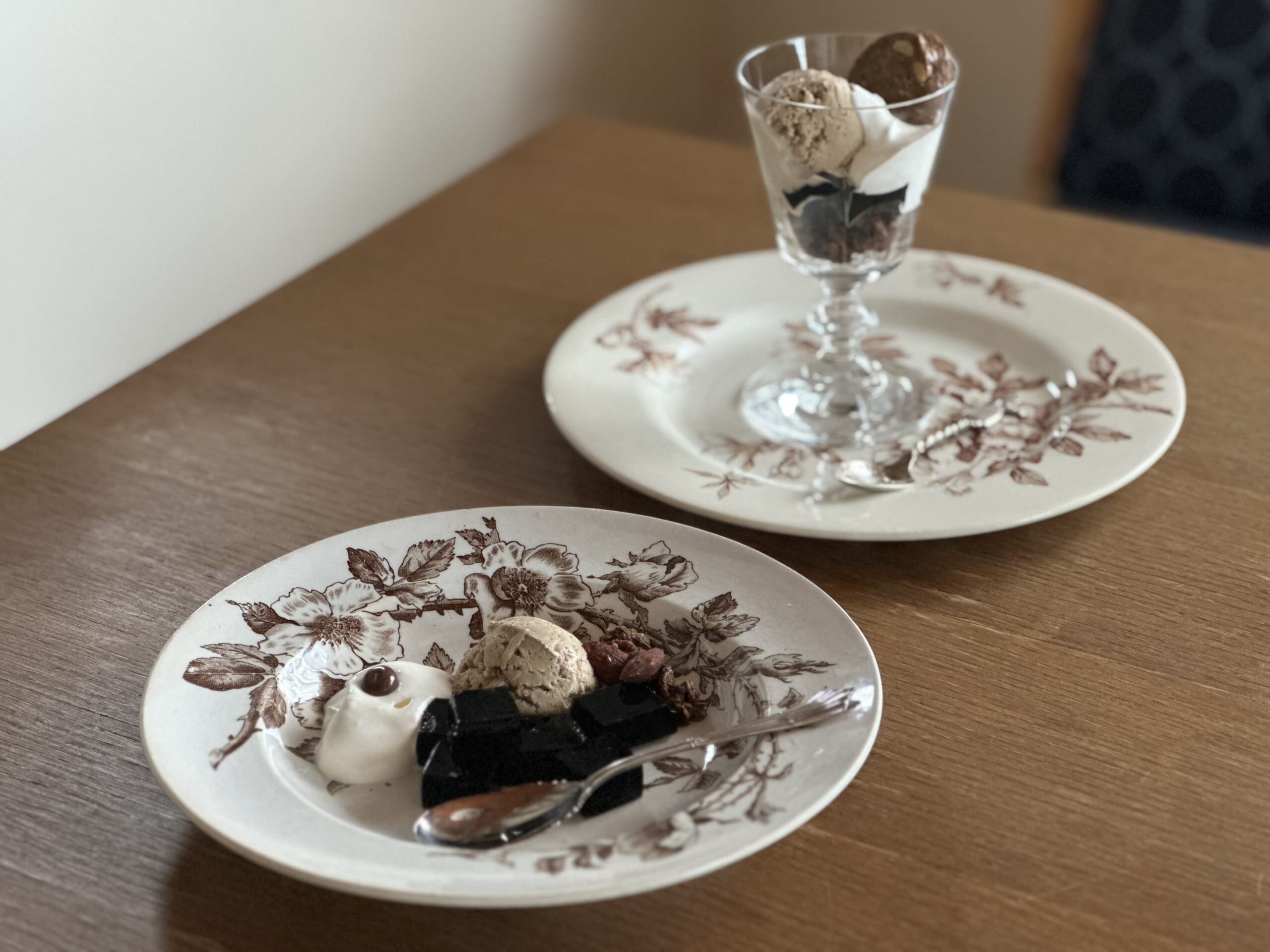 クレイユモントロー　コーヒーパフェ　プレートパフェ