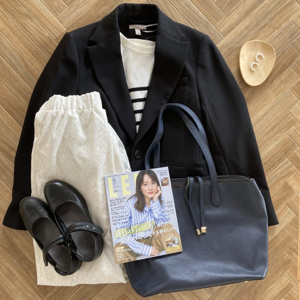 白のレースパンツ　40代ママ　ジャケット