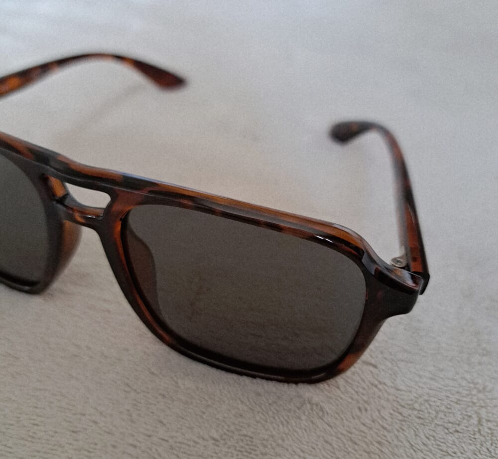 UNIQLOダブルブリッジサングラス（ワイドタイプ）のかけ心地