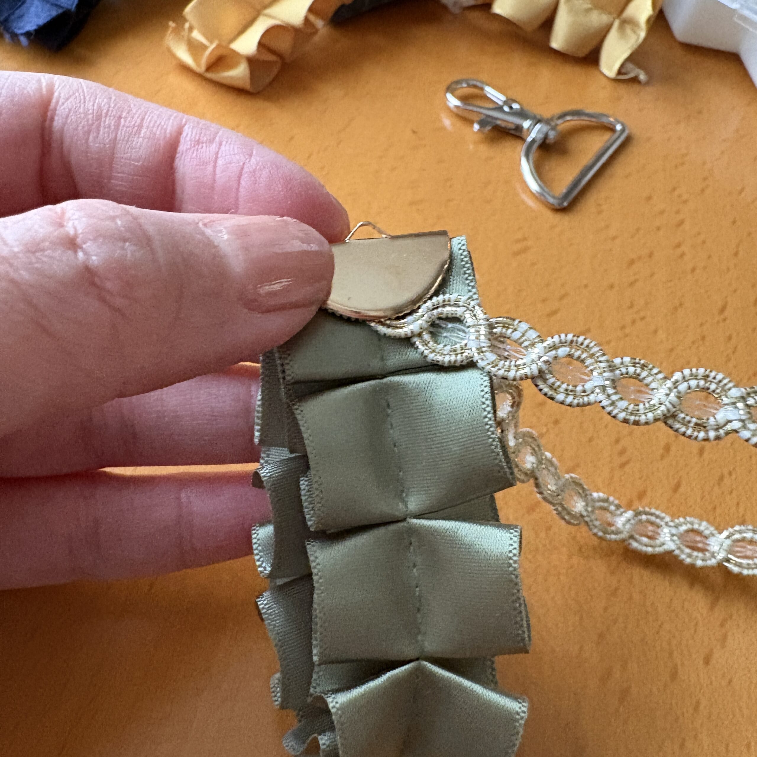 リボン　チャーム　セリア　手作り