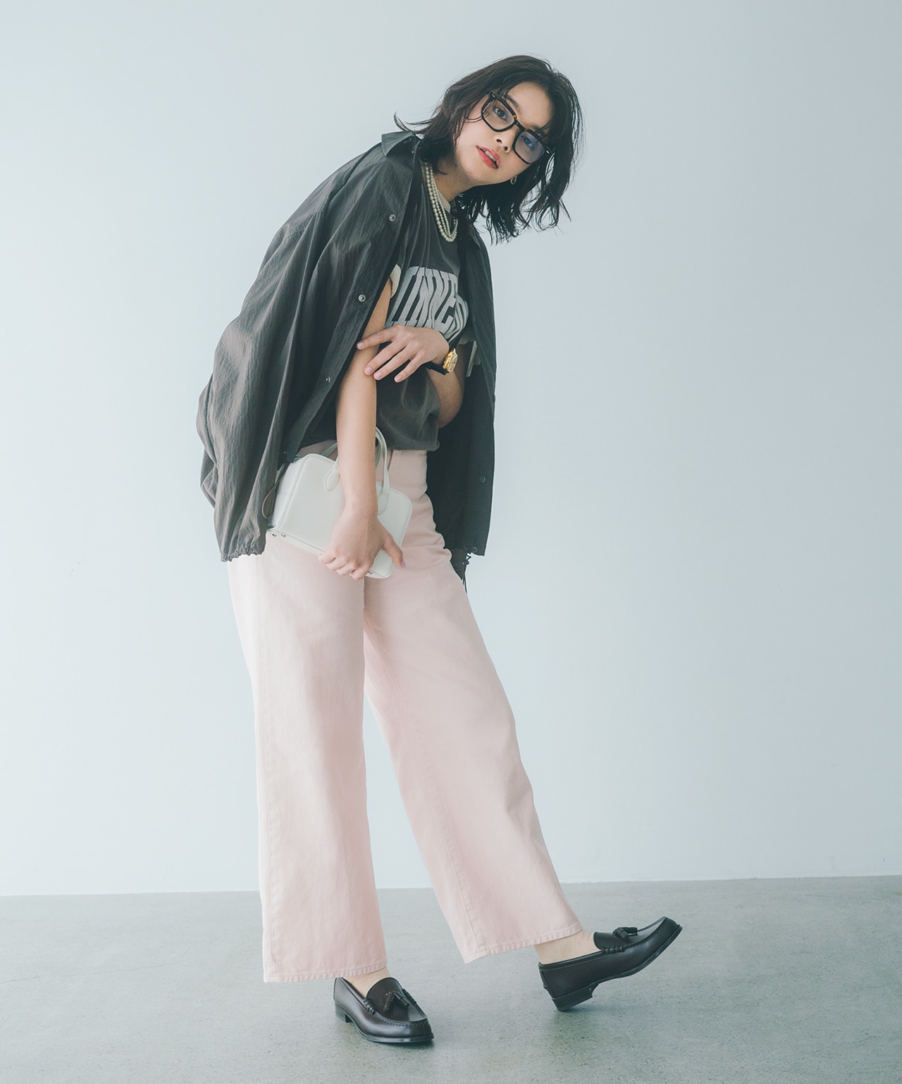 明日なに着る04282026のコーデ　モデル／岸本セシル