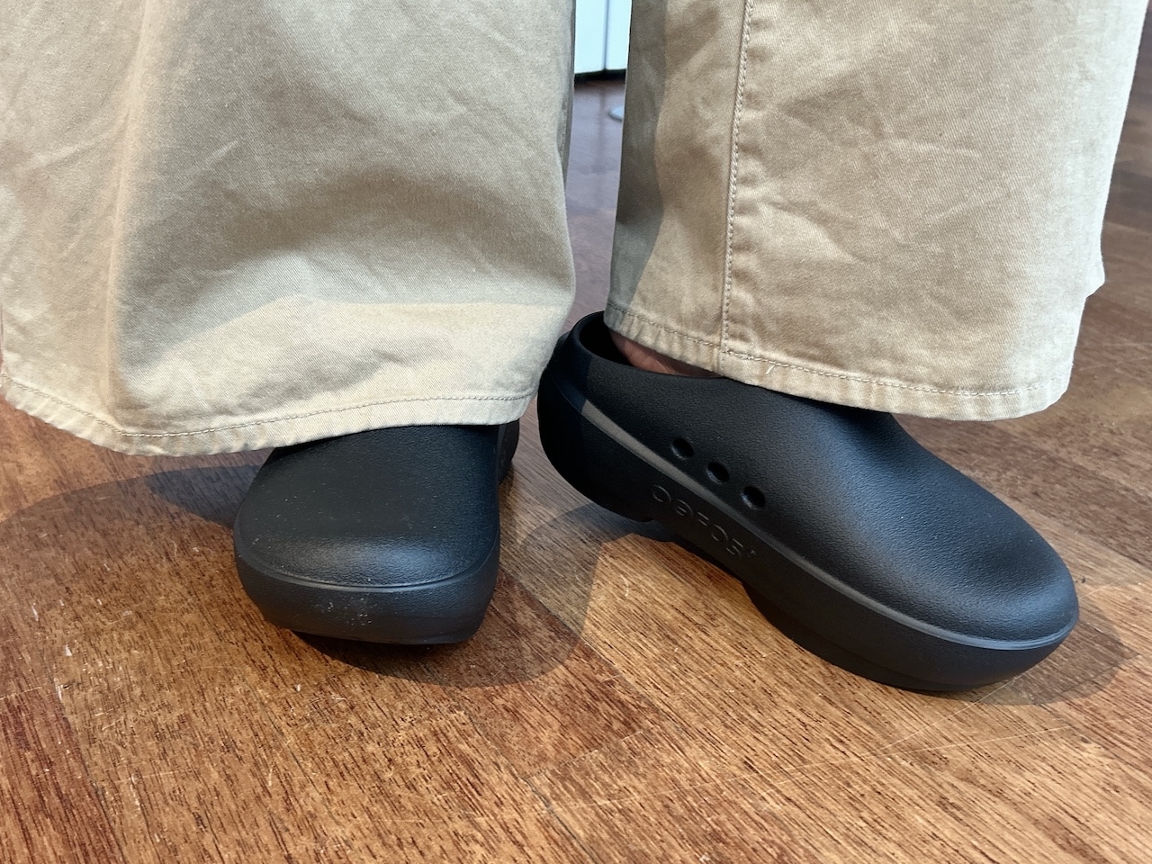 OOcloog+ をはいた足元