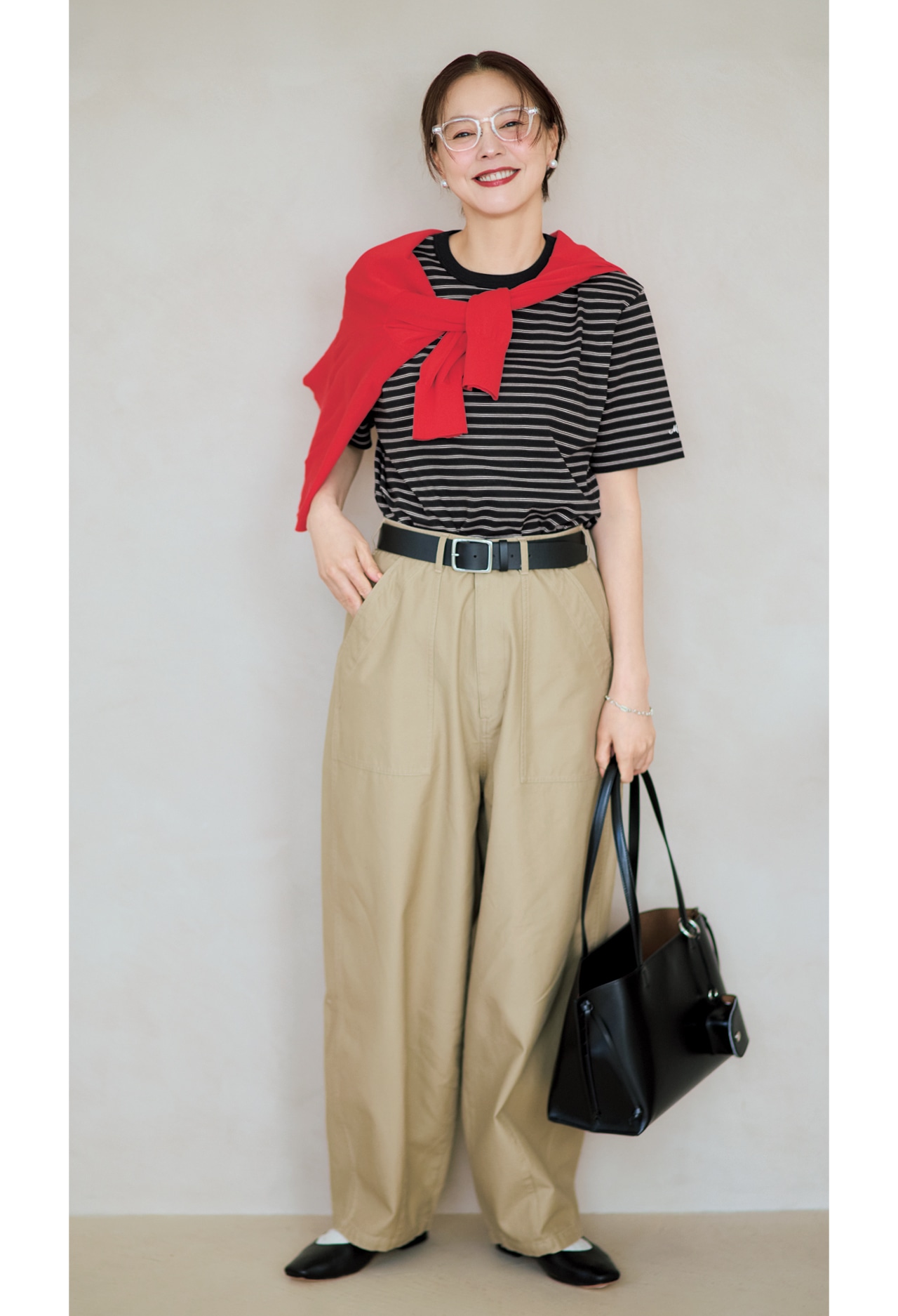 浅見れいなさんの12closet（トゥエルブクローゼット）【洗える】【汗じみ軽減】【汗じみ軽減】Tシャツ ブラックのコーデ