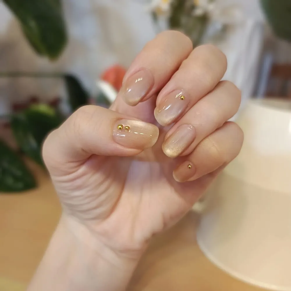 ネイル工房「5micron magnet Glass ver. 04」塗った手元