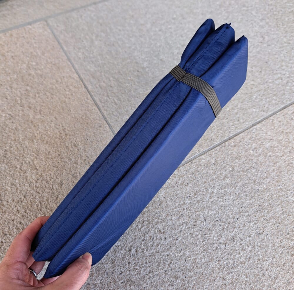 折りたたみ携帯マットの収納