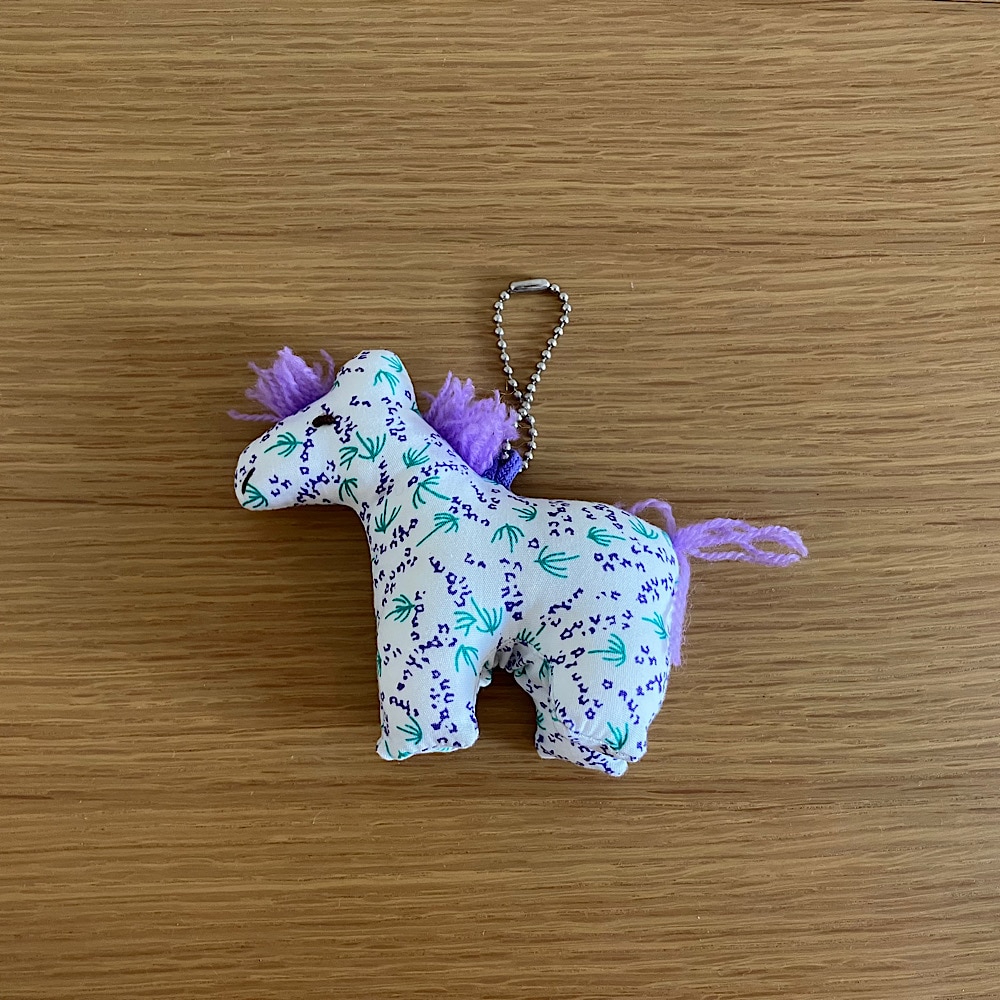 チャーム　ストラップ　ポニー