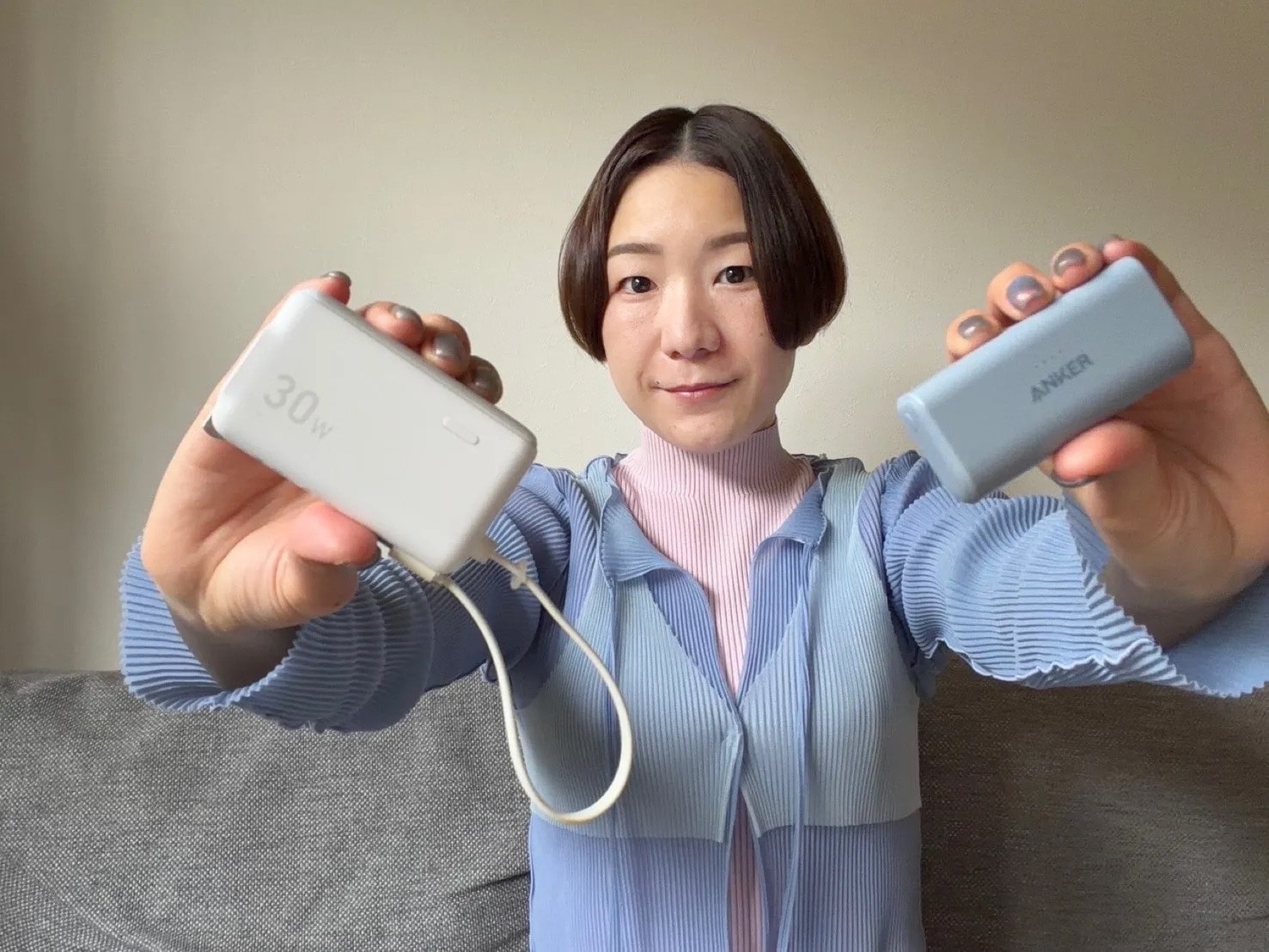 モバイルバッテリー2個持ちする組み合わせのおすすめ　編集者小沢あやさん