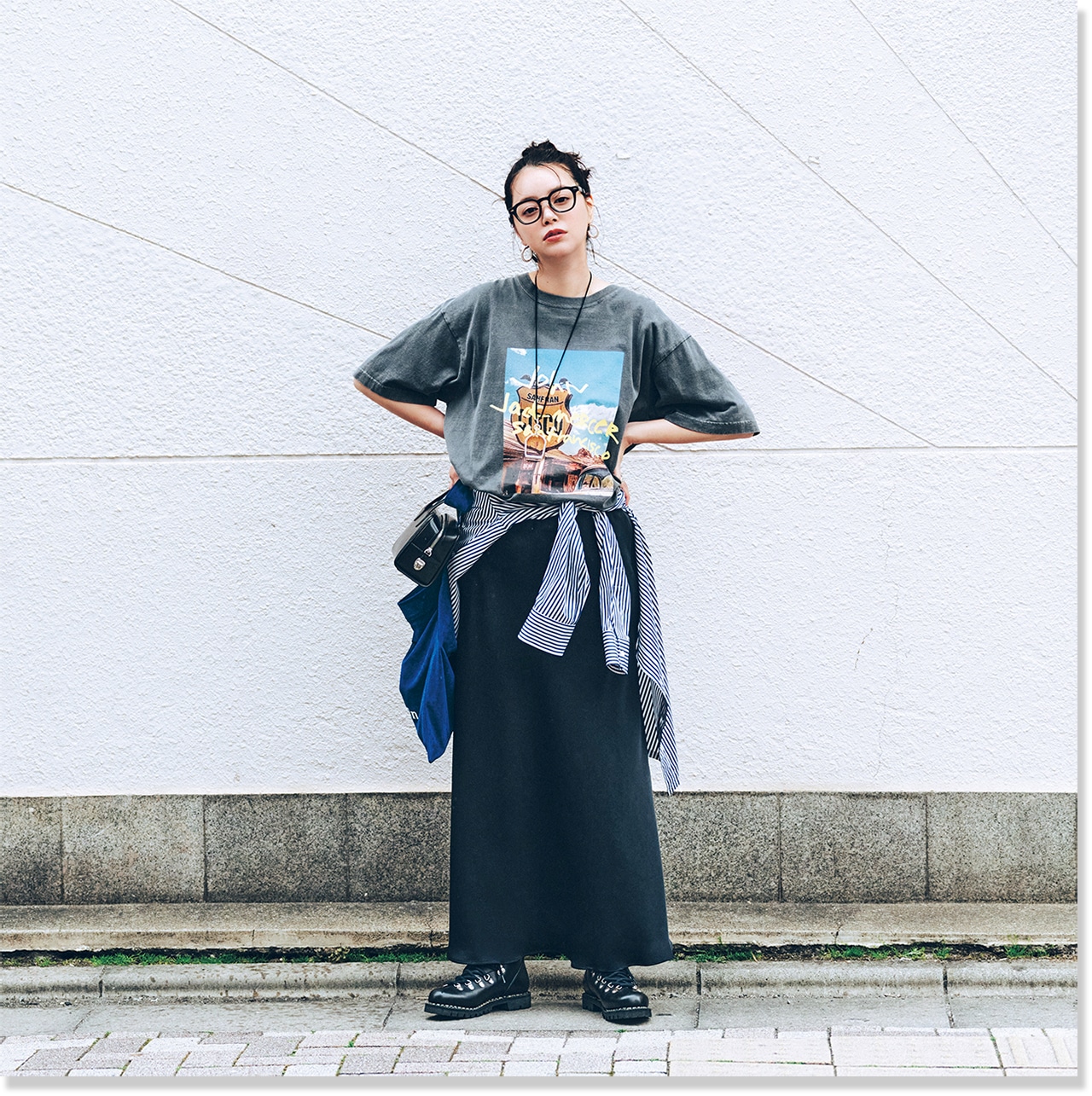 2026LEE6月号『「1枚で決まるTシャツ」の“大人的正解”3選』のコーデ