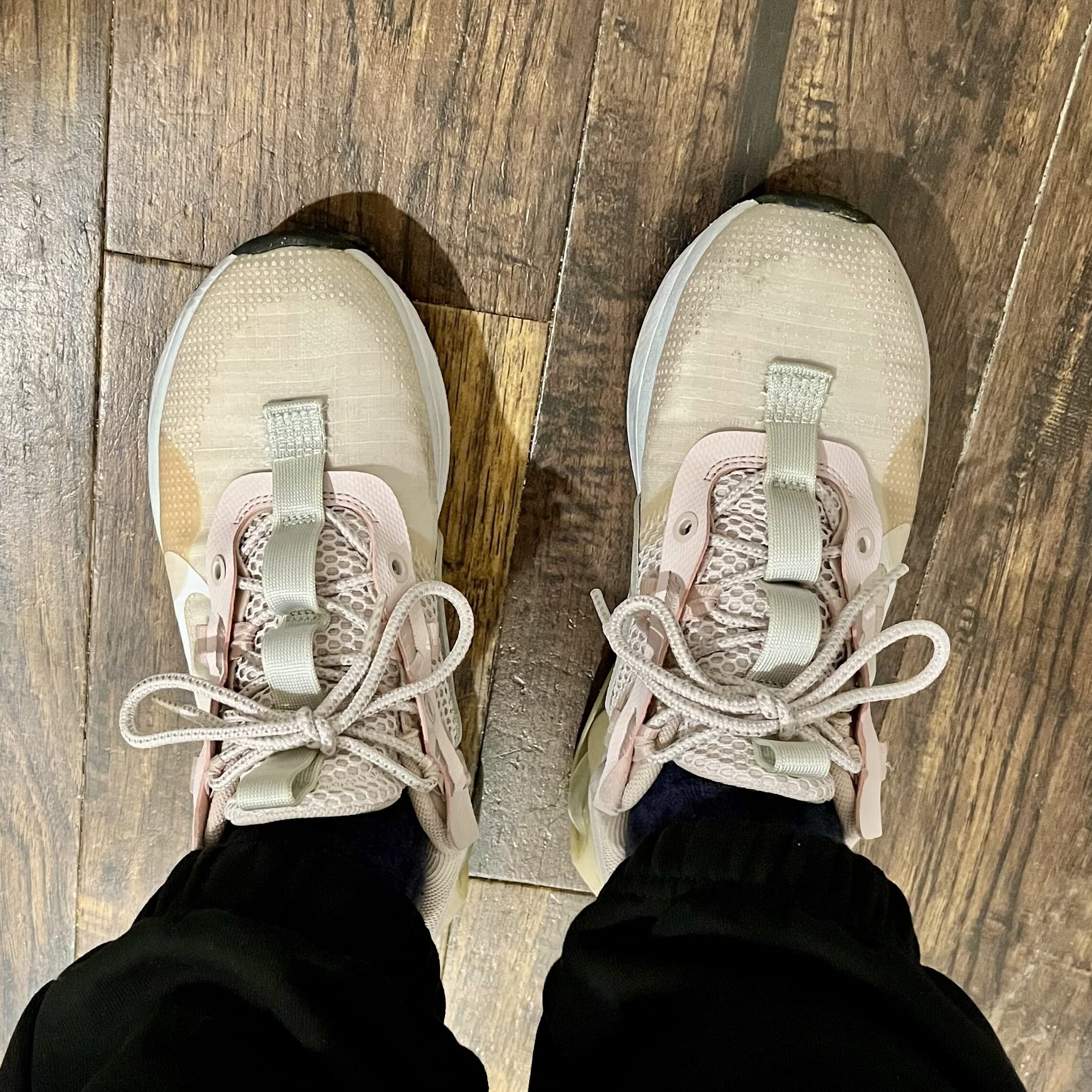 靴　スニーカー