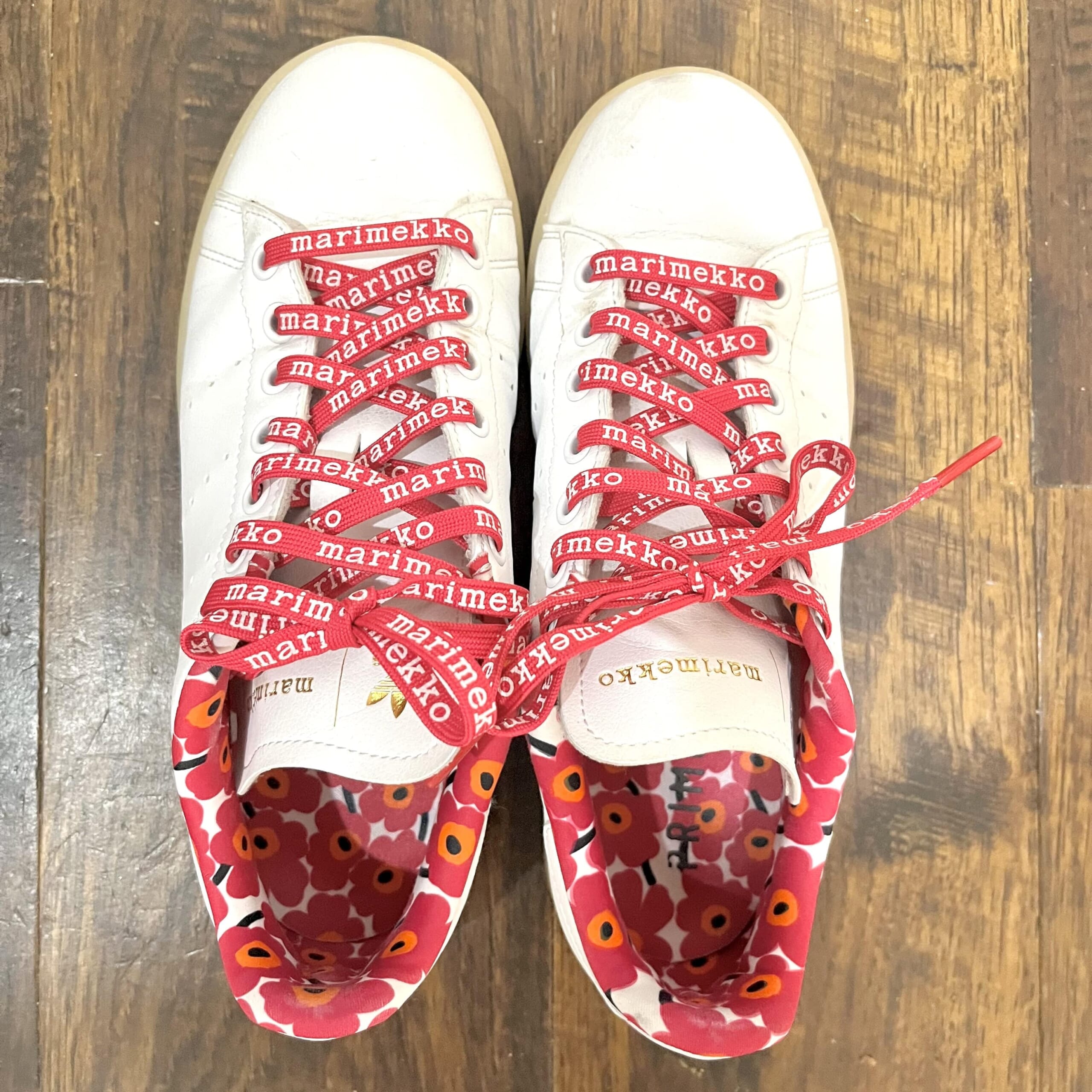 靴　スニーカー