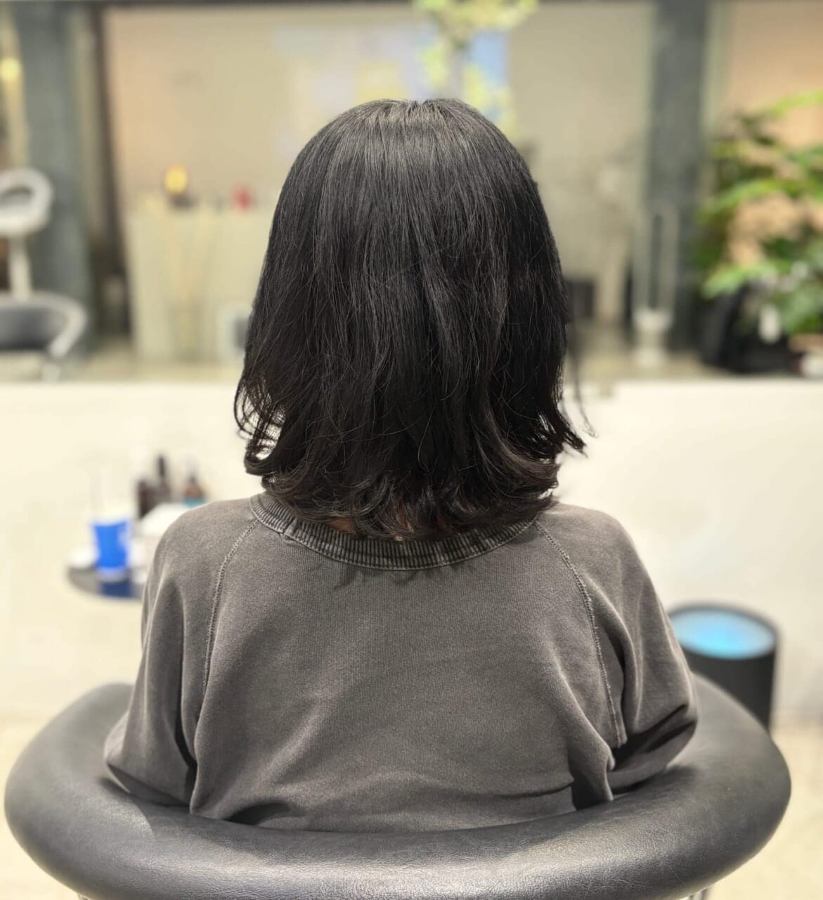 ヘアスタイル ゆるやかパーマ 50代の大人ボブ