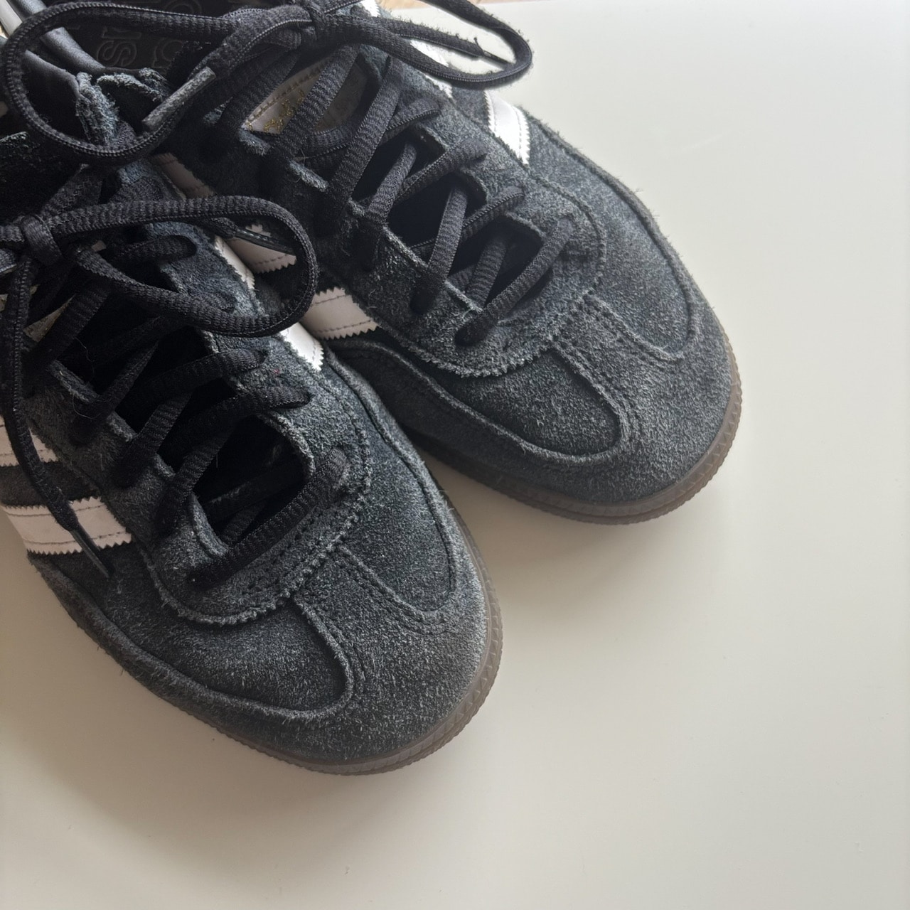 色抜けしたadidasのスペツィアル