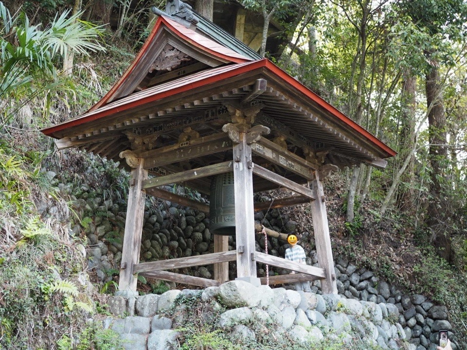 橋のむこうの鐘