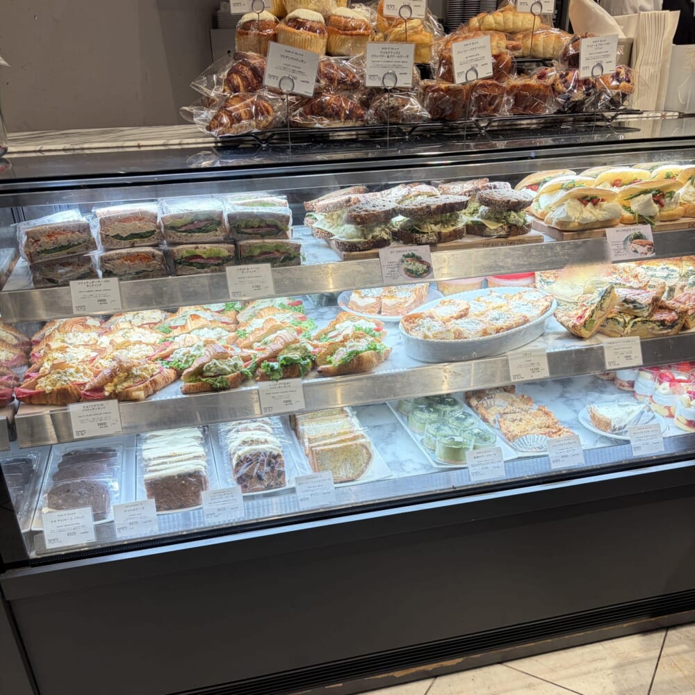 dean&deluca 丸の内 カフェ
