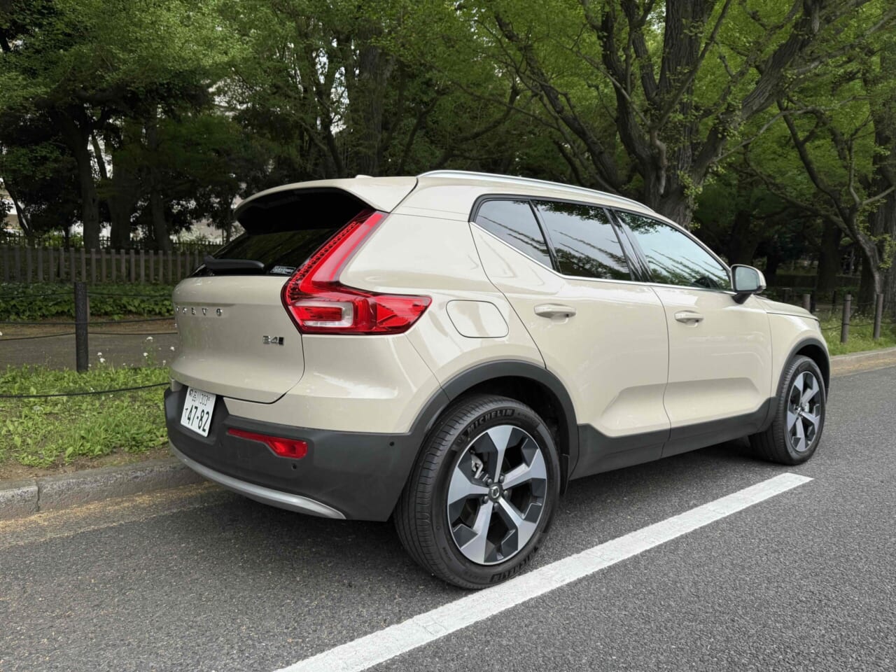 ボルボ「XC40」後ろ