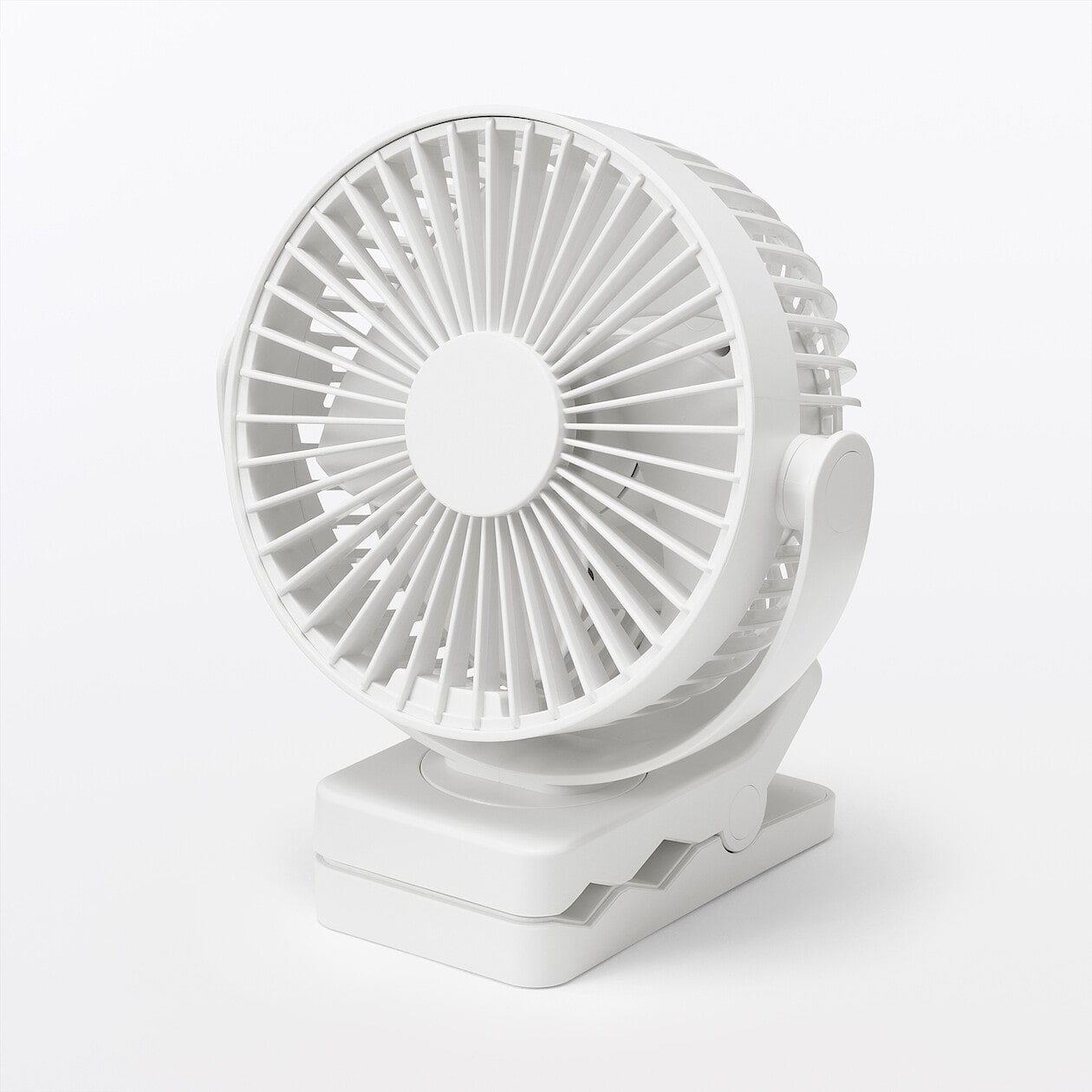 無印良品「置いても使える充電式クリップファン」
