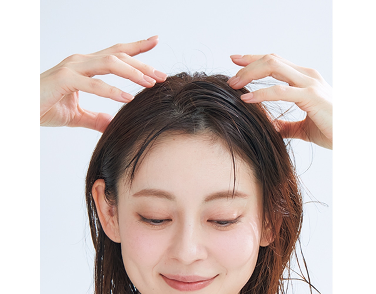 指の腹で30秒マッサージ