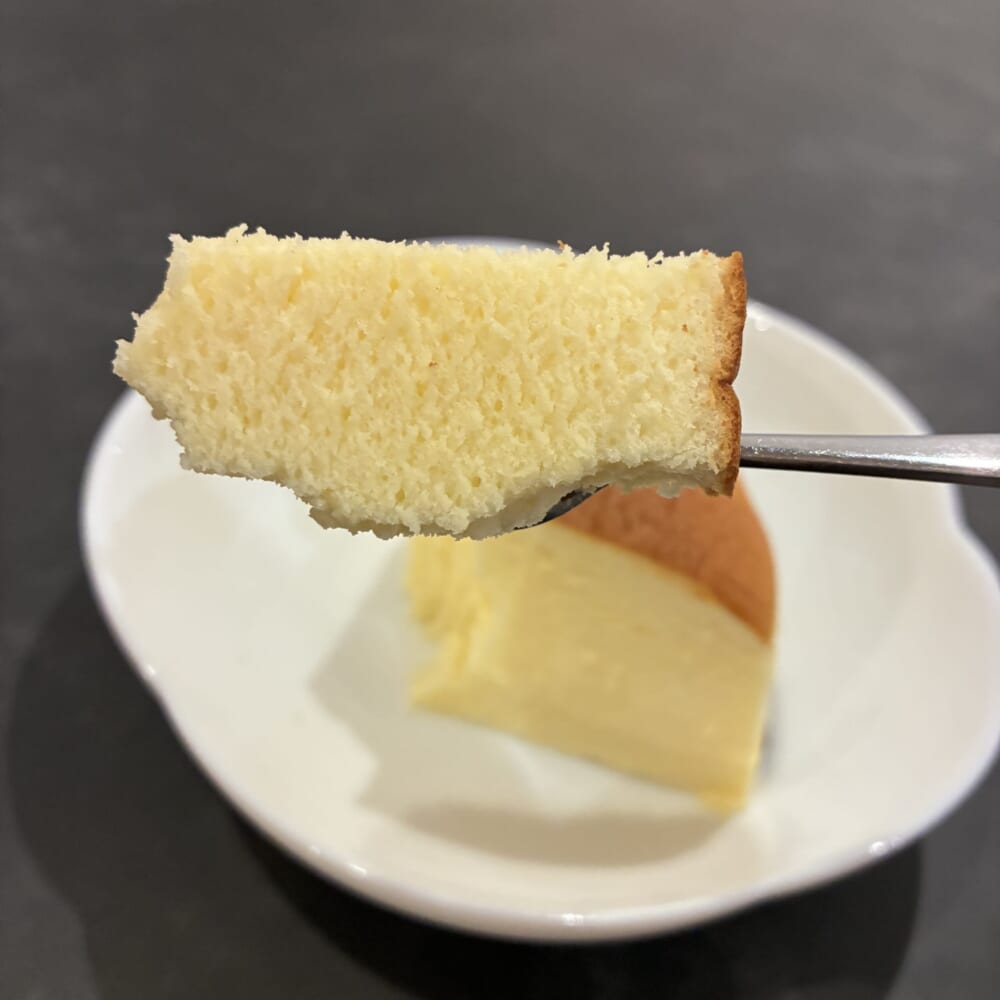 りくろーおじさんのチーズケーキ　新大阪駅