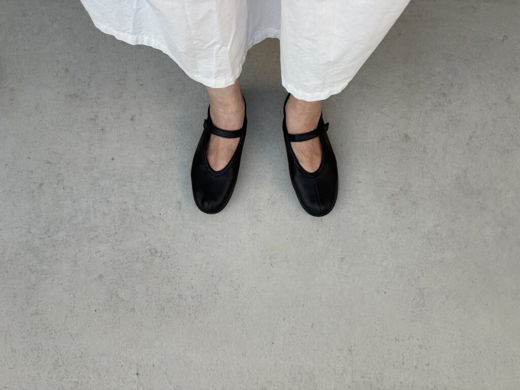 40代女性の夏の涼しく走れるアディダスのスタンスミスのバレエスニーカー。実際に履いた感想。