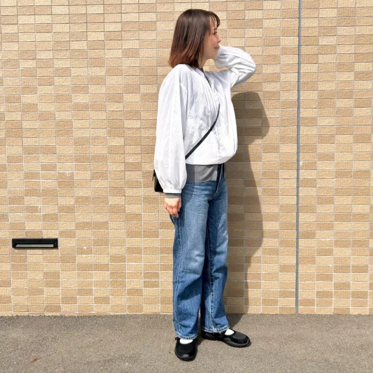 GU「UVカットシアーパーカ(01 OFF WHITE)」着用画像