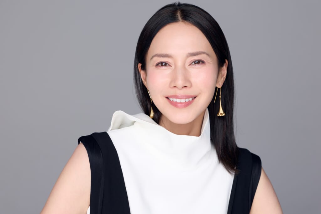 『大草原の小さな農家』中谷美紀・著2026年6月11日発売。(幻冬舎文庫)インタビュー 著者近影(寄り)