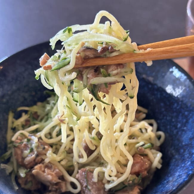 長谷川あかりさんの「サバみそ煮缶の和え麺」