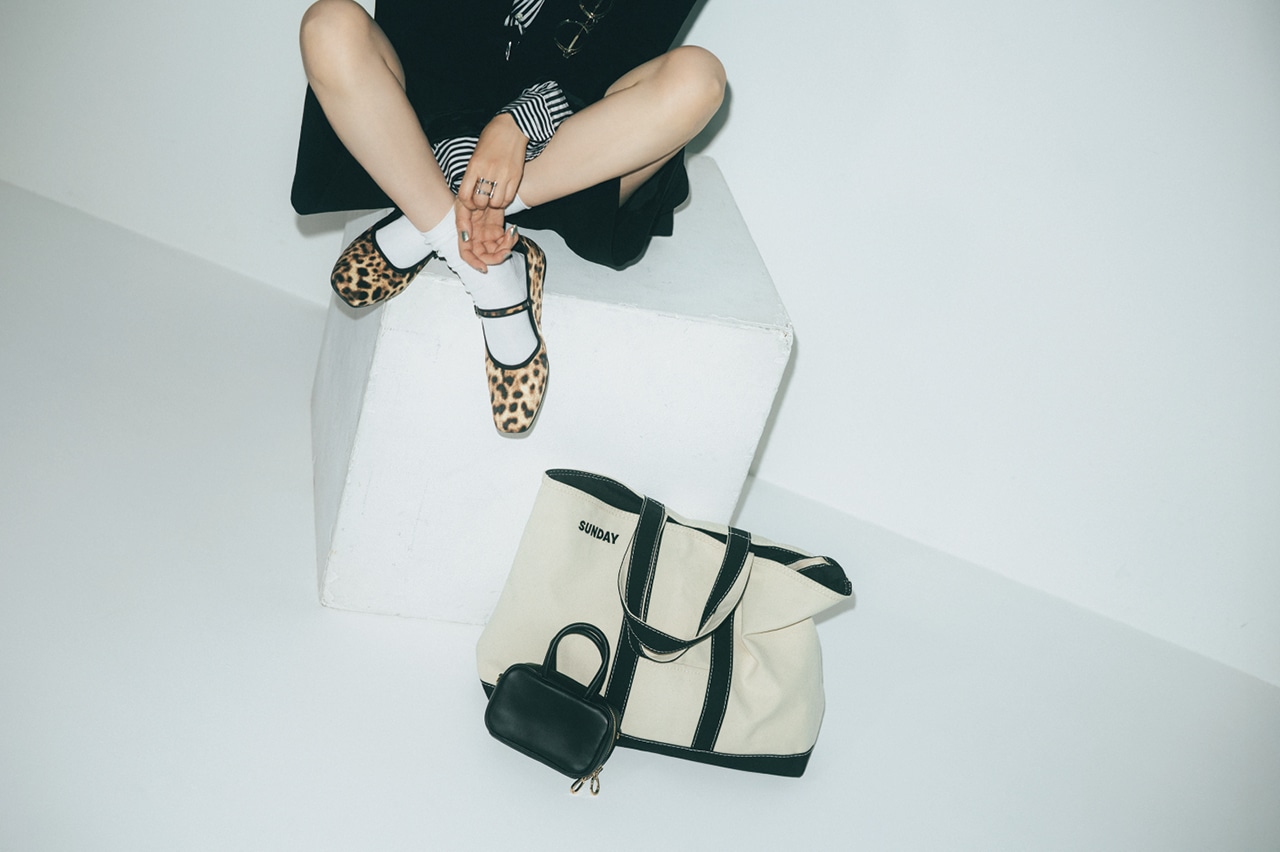 靴¥30800/LEEマルシェ(オブラダ) ジャケット¥86900・パンツ¥36300/インターリブ(サクラ) シャツ¥42900(インディビジュアライズド シャツ)/メイデン・カンパニー メガネ¥49500/モスコット アオヤマ(モスコット) リング¥17600/アマン(シーエックスシー) ベルト¥2200・トートバッグ¥9900/ジャーナル スタンダード ラックス 表参道店(ジャーナル スタンダード ラックス) バッグ¥26400/ピモンテ(イヌエ) 靴下¥1210/タビオ