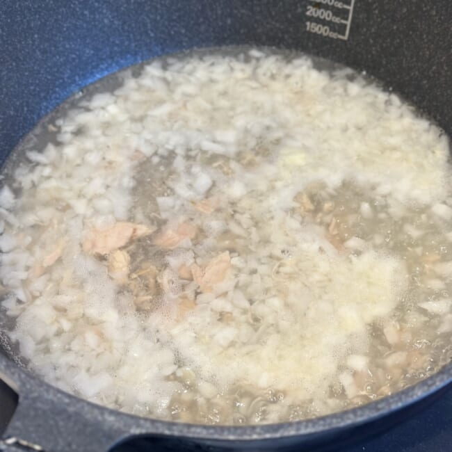 長谷川あかりさんの「ツナ缶と玉ねぎのクリームペンネ」
