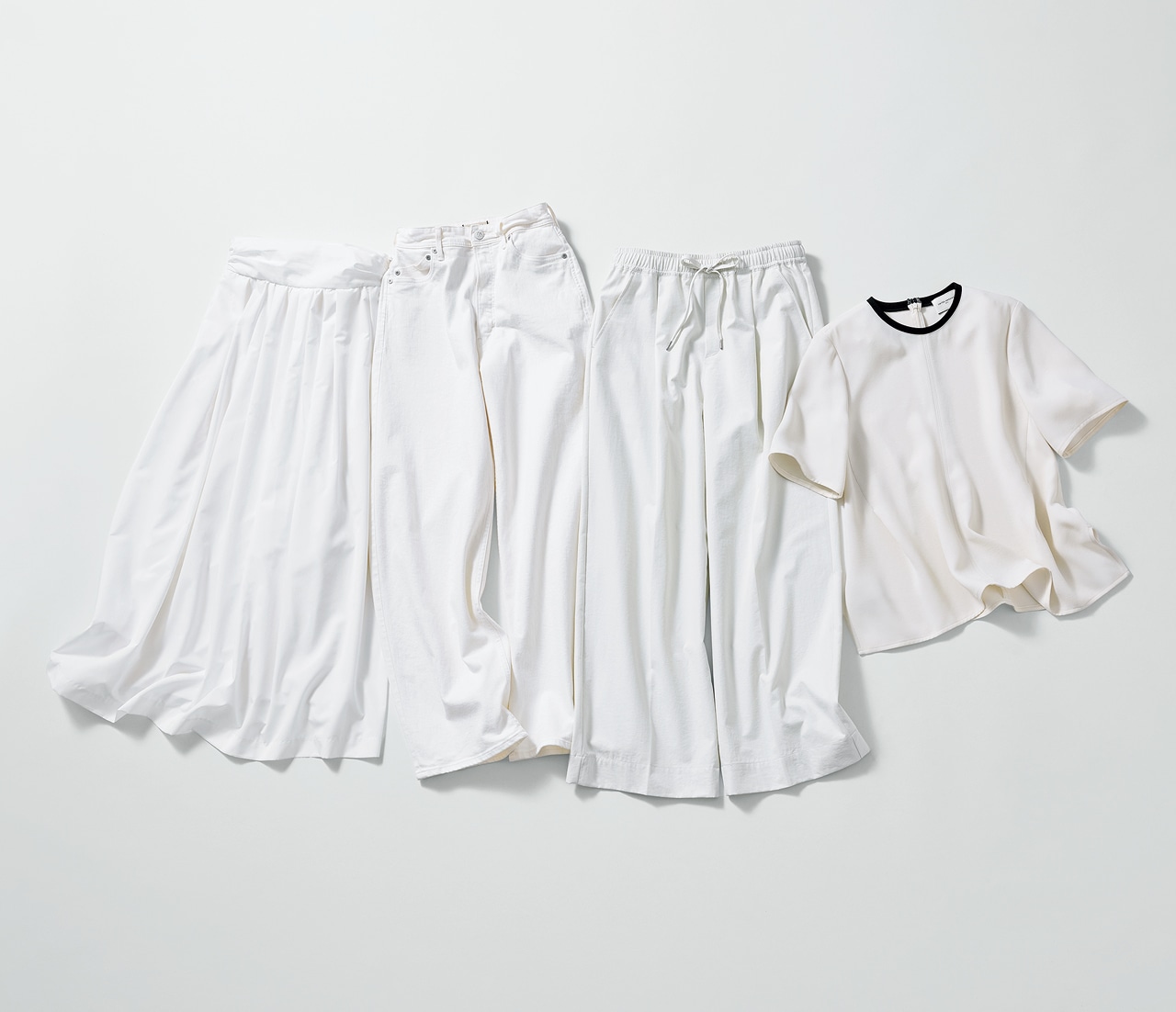 ブラウス￥19910／ユナイテッドアローズ 六本木ヒルズ店（ユナイテッドアローズ）　パンツ￥5500／クロスプラス（クロス ファンクション）　パンツ￥28600／カイタックインターナショナル（ヤヌーク）　スカート￥22000／ルーニィ