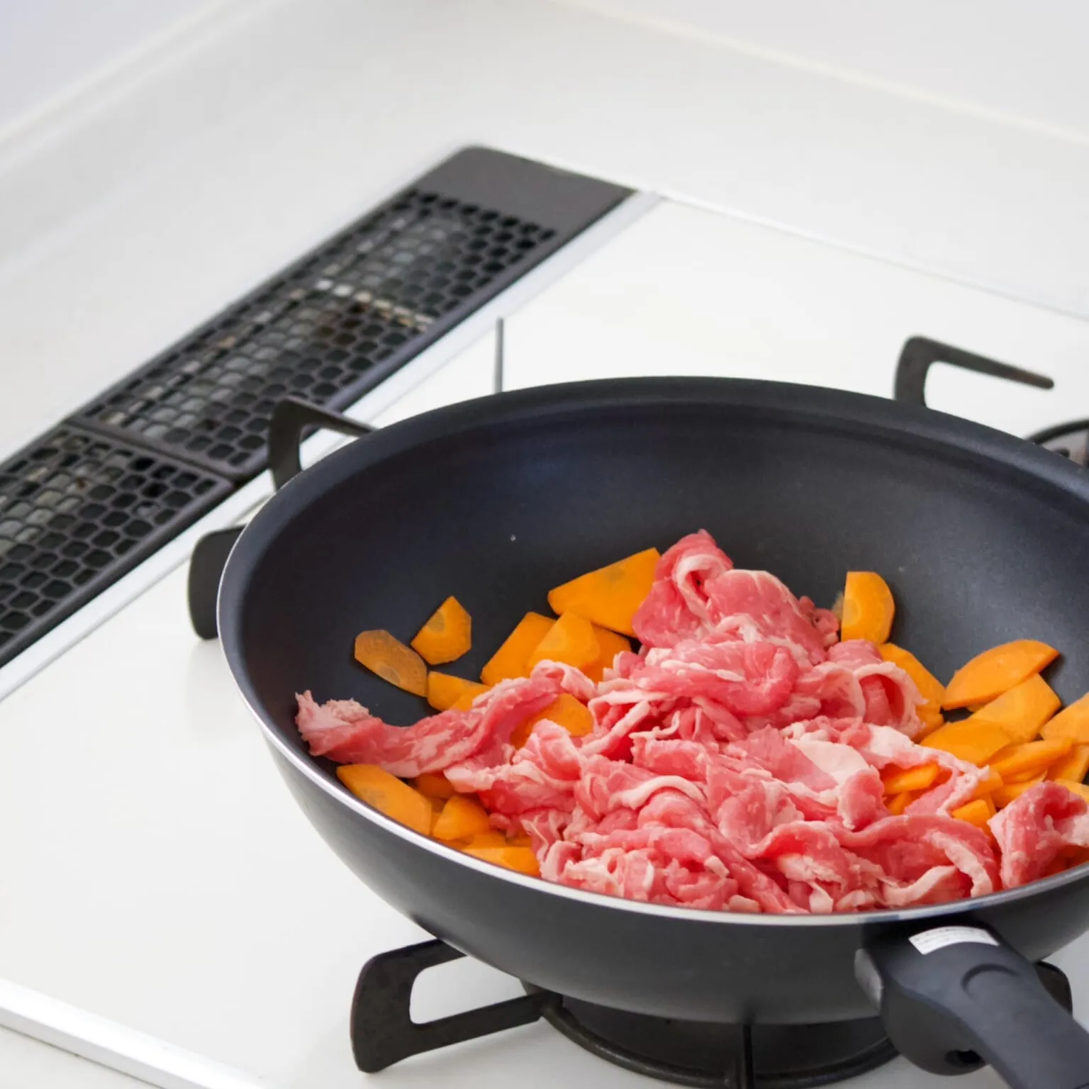 「にんじんと牛肉のプルコギ風」工程１